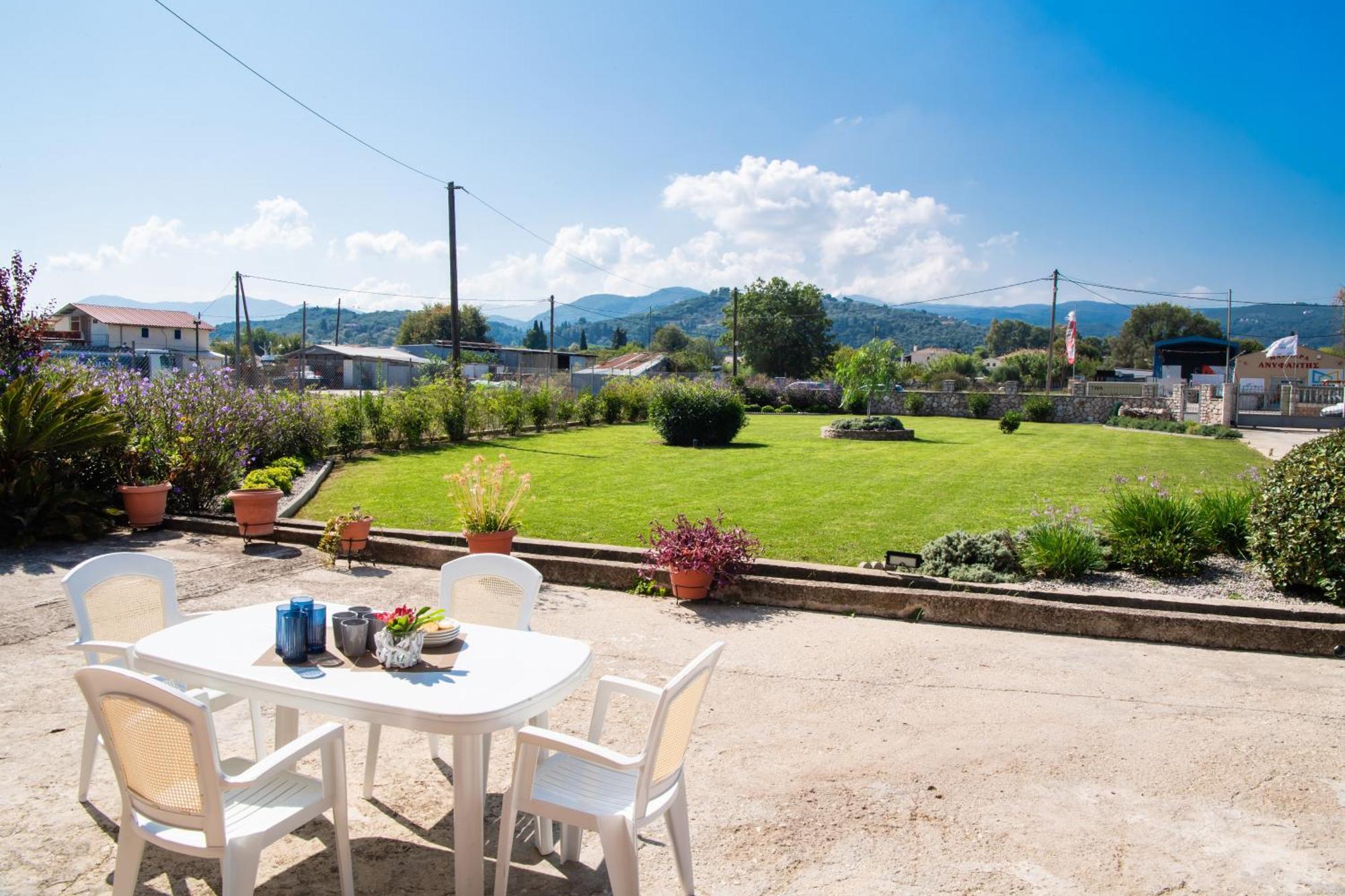 Ruellia Luxury Apartments Kalligoni Exterior foto
