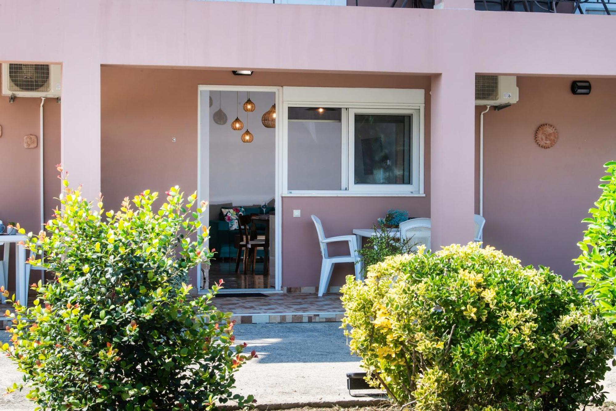 Ruellia Luxury Apartments Kalligoni Exterior foto